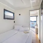 Hausboot Tiny Botel