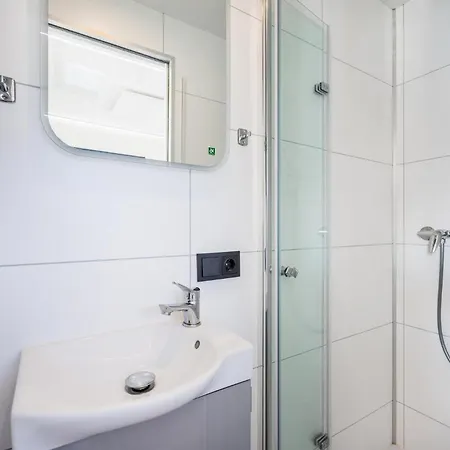 Hausboot Tiny Sagard